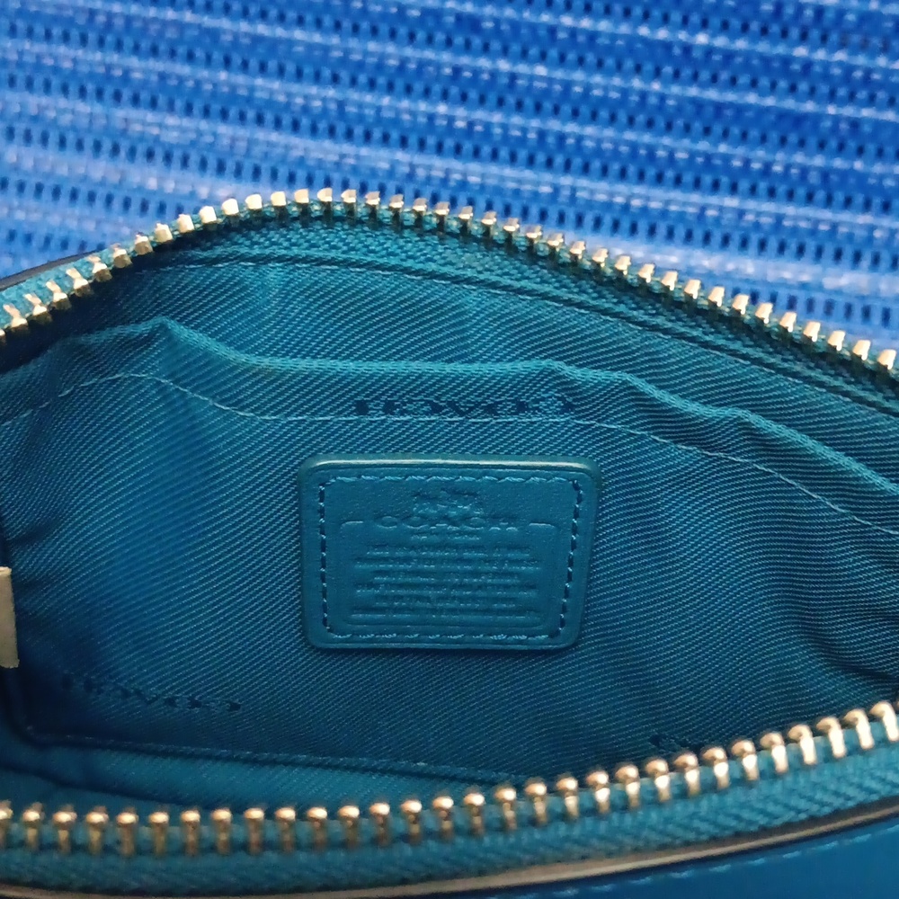 Coach - Picture 9 of 11